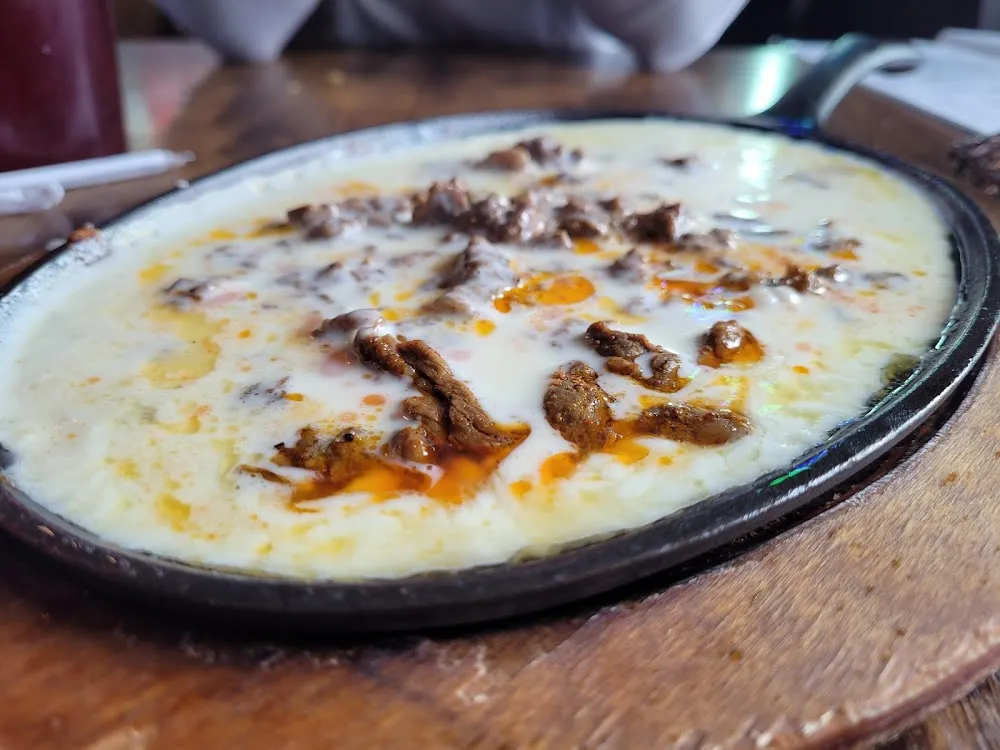 Queso Con Carne